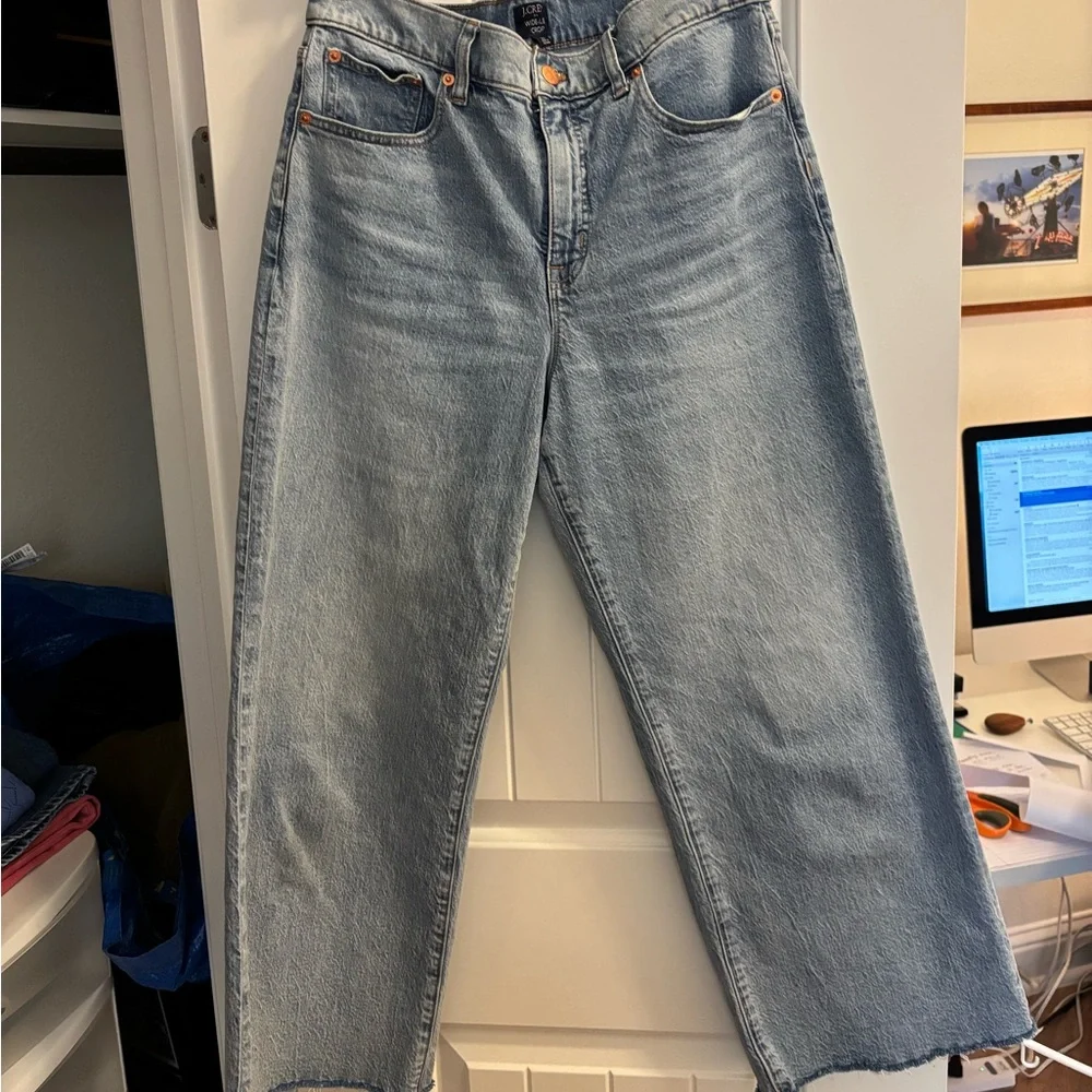 JCrew Factory Wide Leg Cropped Jeans in All-Day Stretch, Raw Hem, Size 29 (8) - Picture 5 of 7